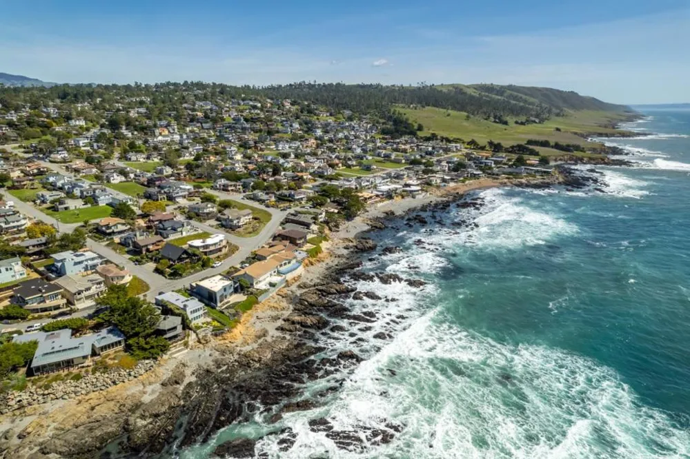 2431 Sherwood Drive Cambria, CA 93428