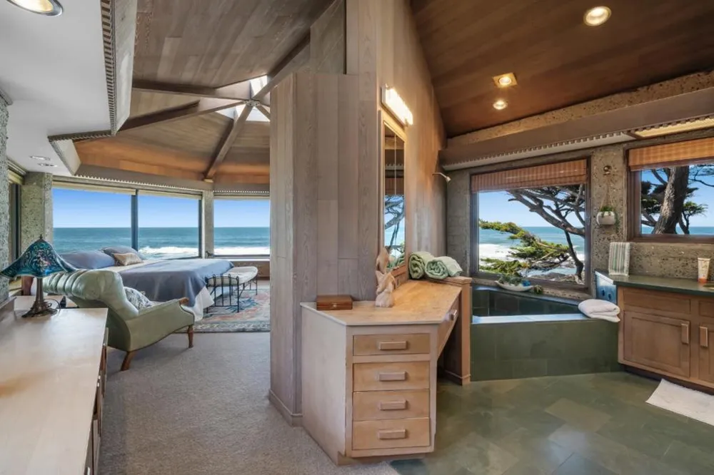 2431 Sherwood Drive Cambria, CA 93428