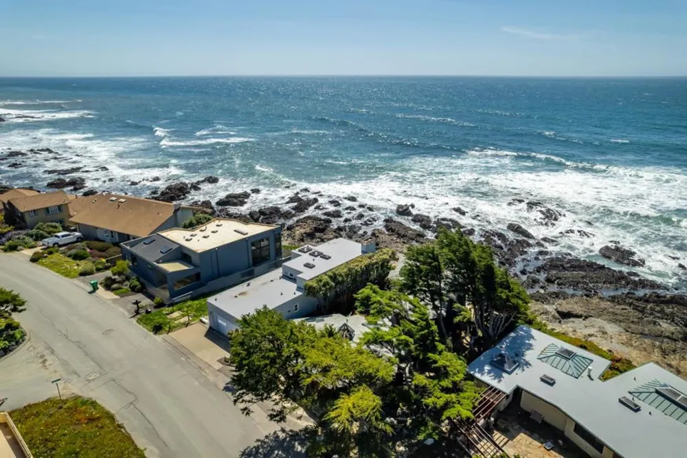2431 Sherwood Drive Cambria, CA 93428
