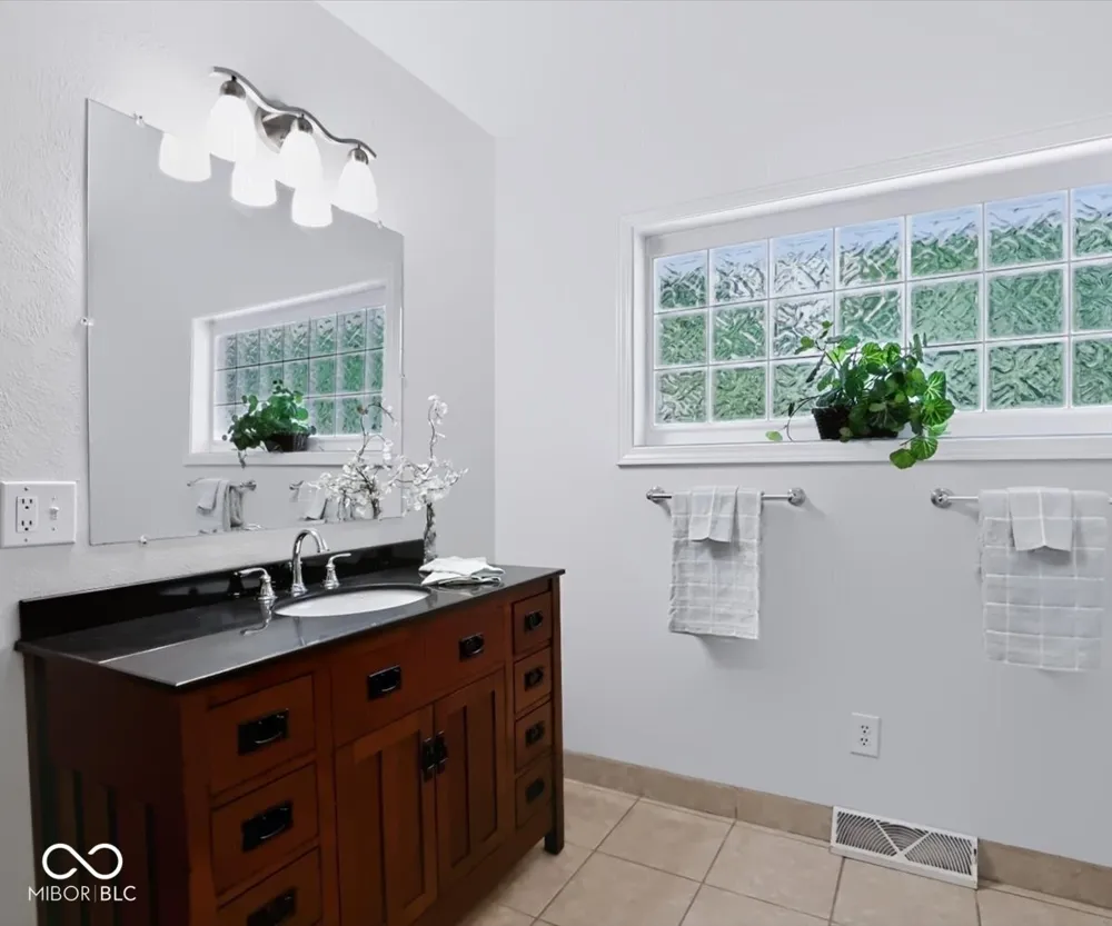 824 S Eastside Drive Bloomington, IN 47401