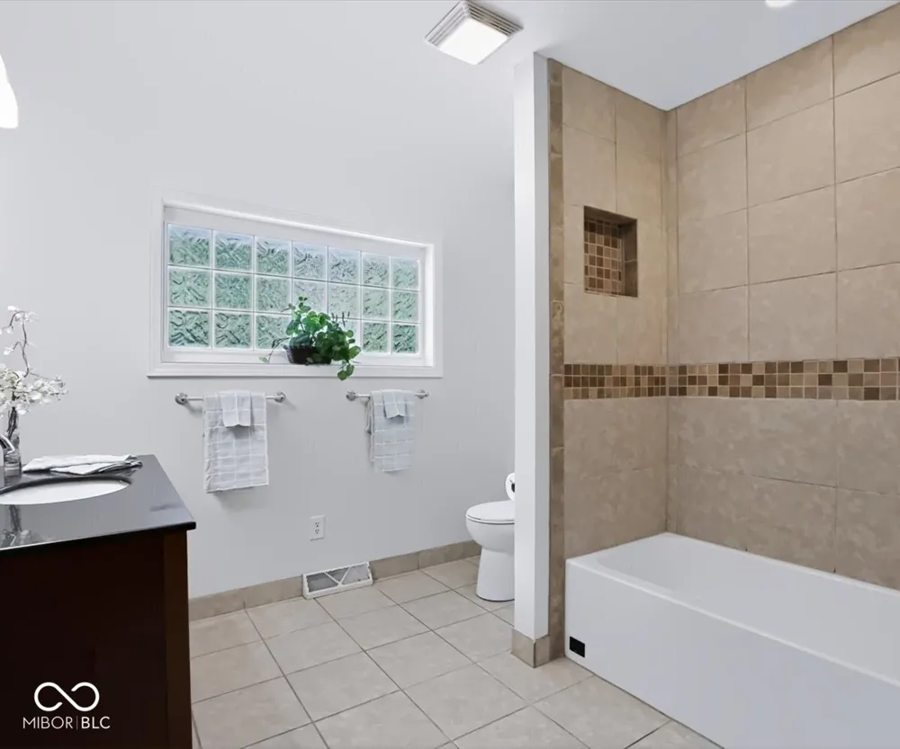 824 S Eastside Drive Bloomington, IN 47401