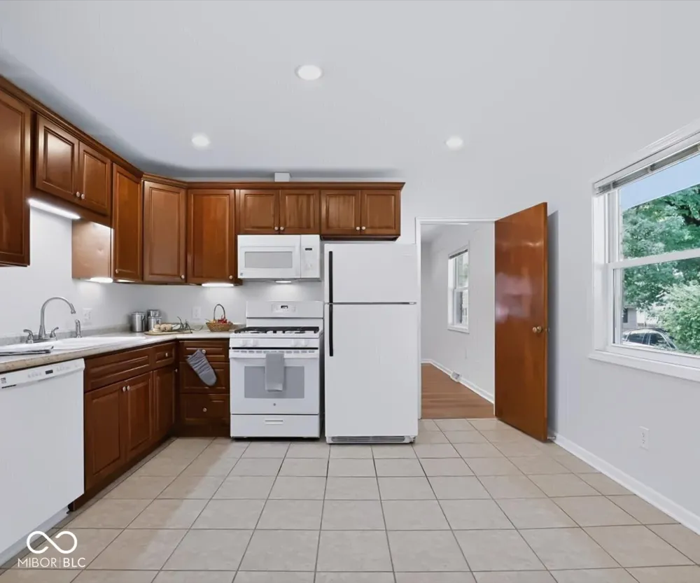 824 S Eastside Drive Bloomington, IN 47401