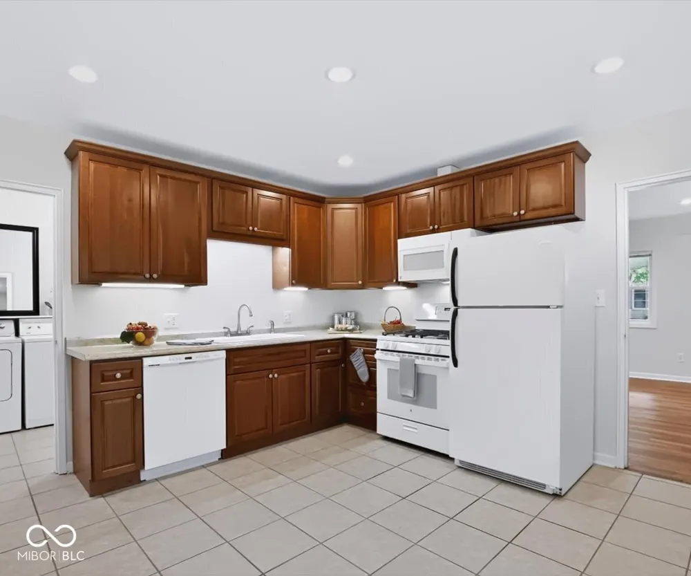 824 S Eastside Drive Bloomington, IN 47401
