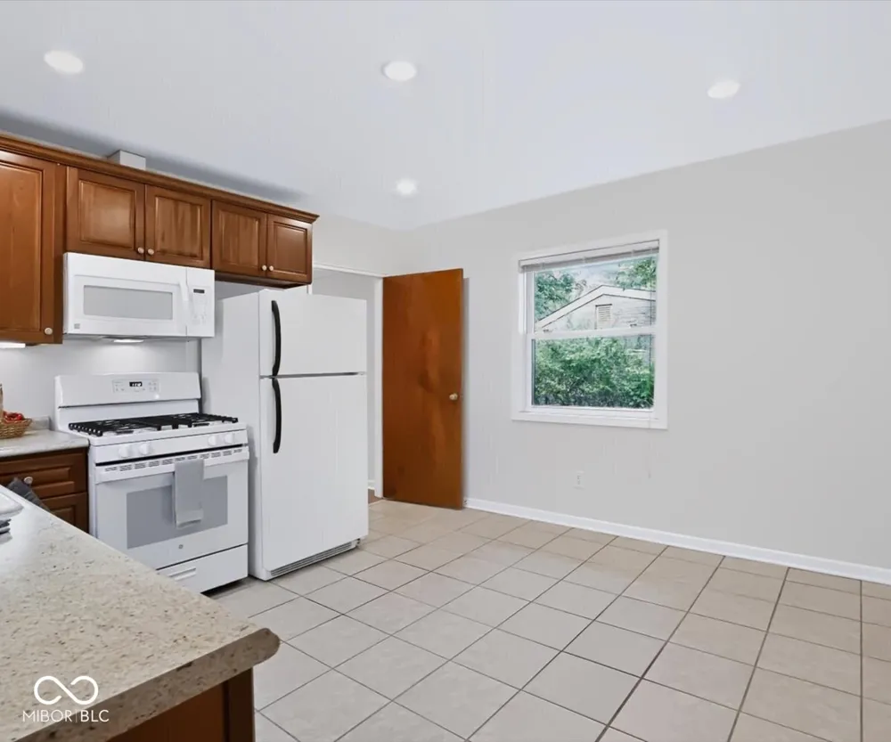 824 S Eastside Drive Bloomington, IN 47401