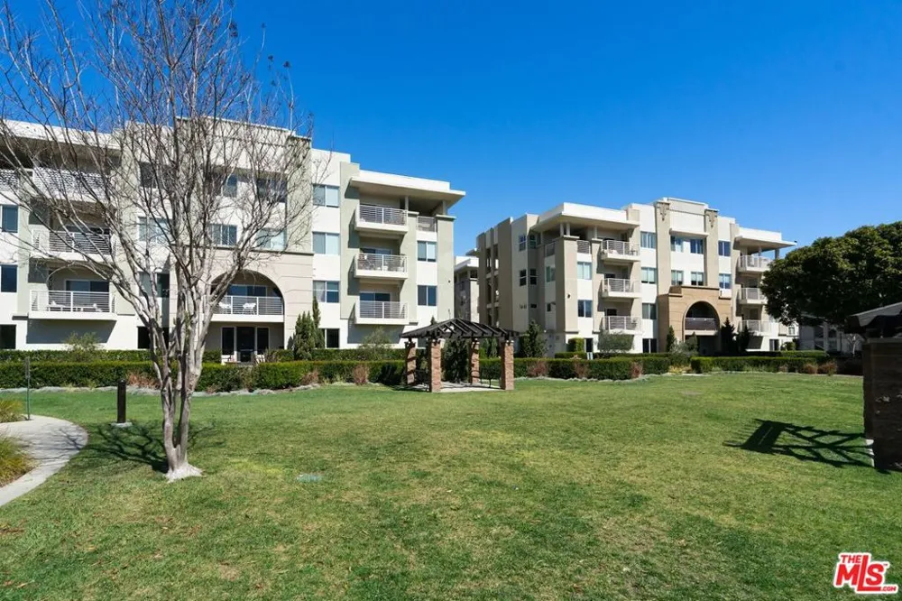 13126 Union Avenue #203 Hawthorne, CA 90250