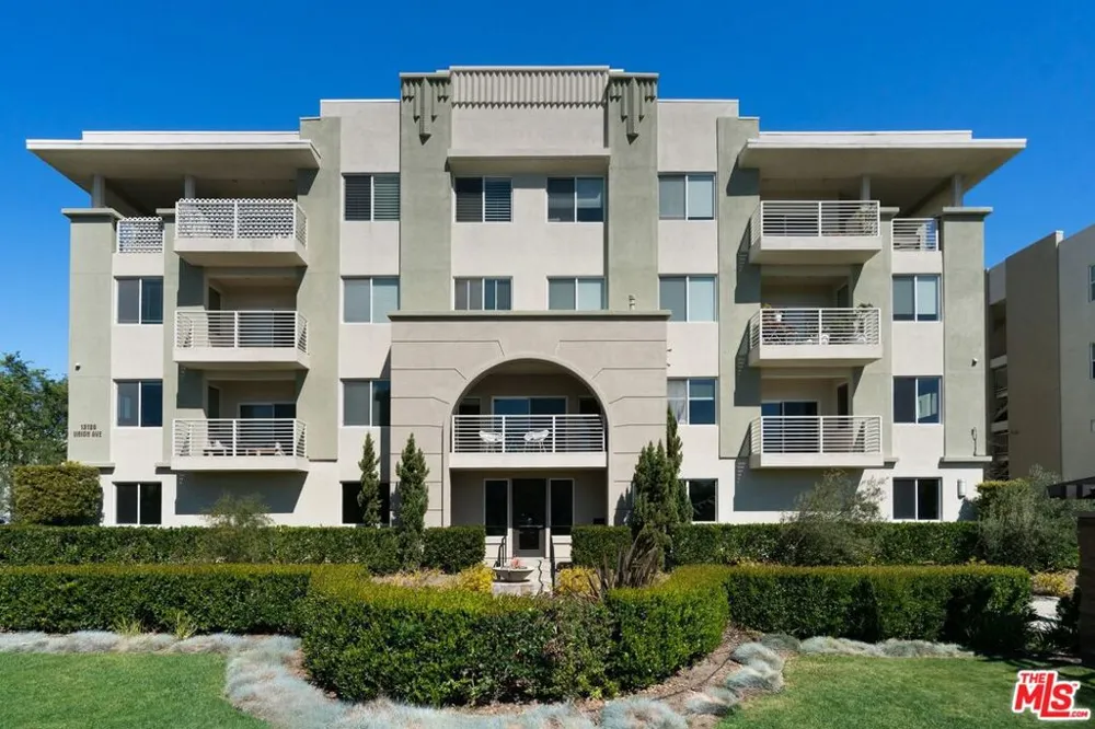 13126 Union Avenue #203 Hawthorne, CA 90250