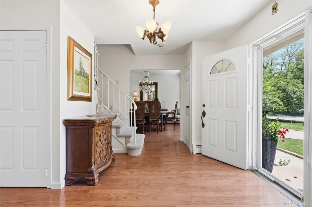6 Carol Court East Setauket, NY 11733