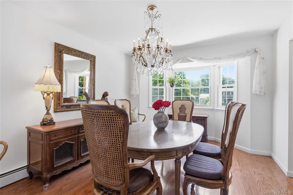 6 Carol Court East Setauket, NY 11733