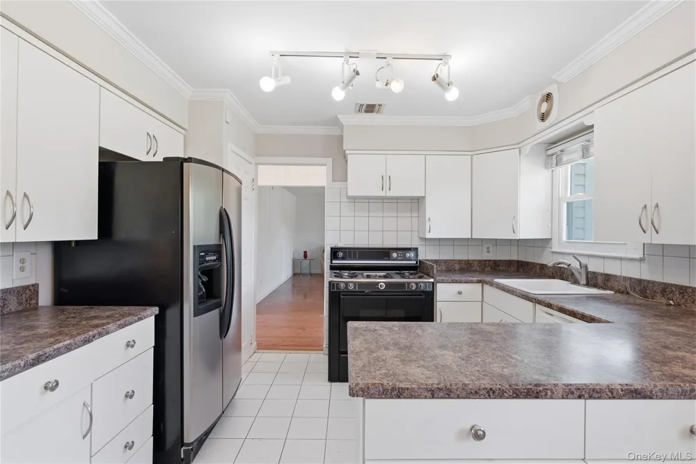 6 Carol Court East Setauket, NY 11733