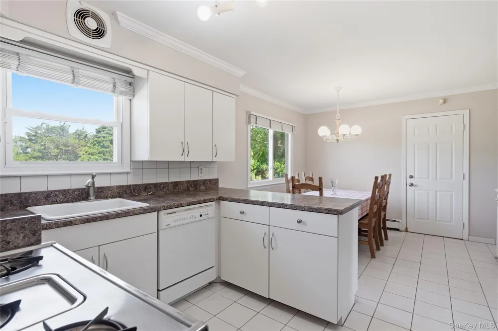 6 Carol Court East Setauket, NY 11733
