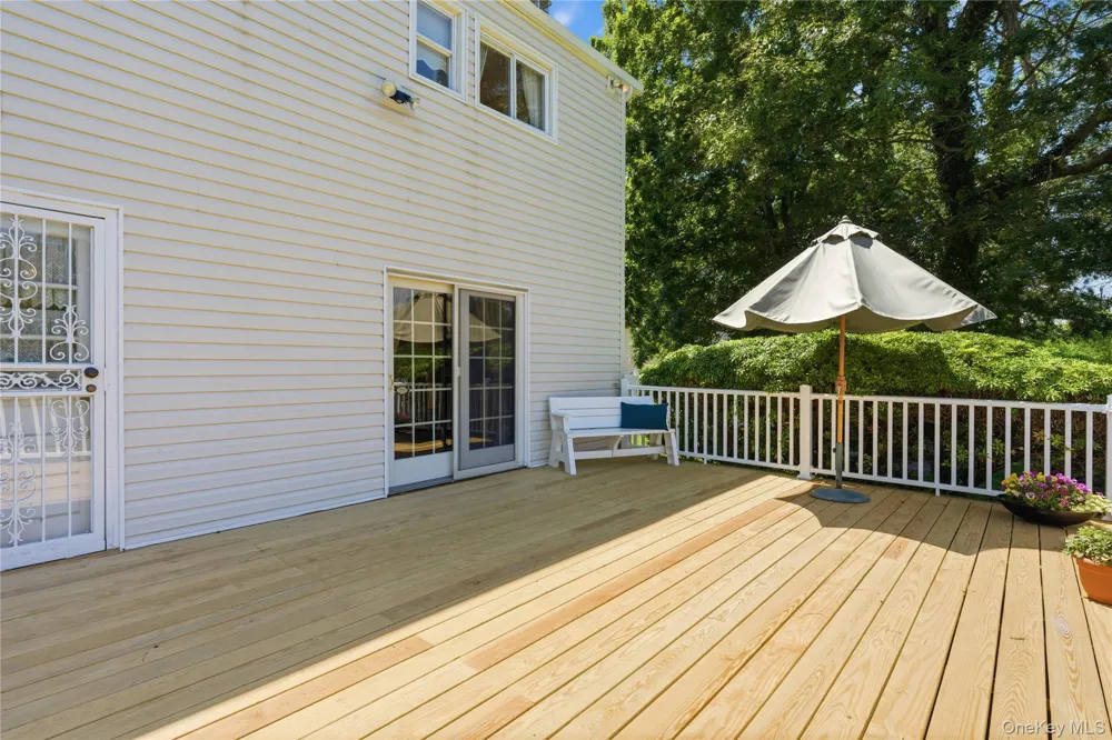 6 Carol Court East Setauket, NY 11733