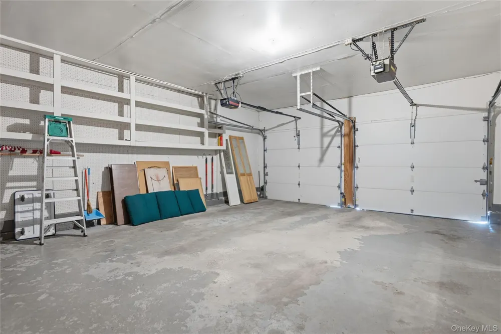 6 Carol Court East Setauket, NY 11733
