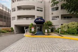 100 cuttermill Road #4V