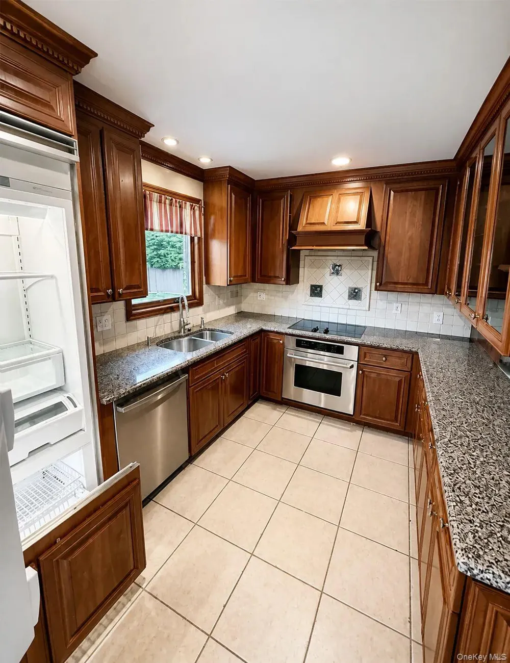 396 Chestnut Avenue East Meadow, NY 11554