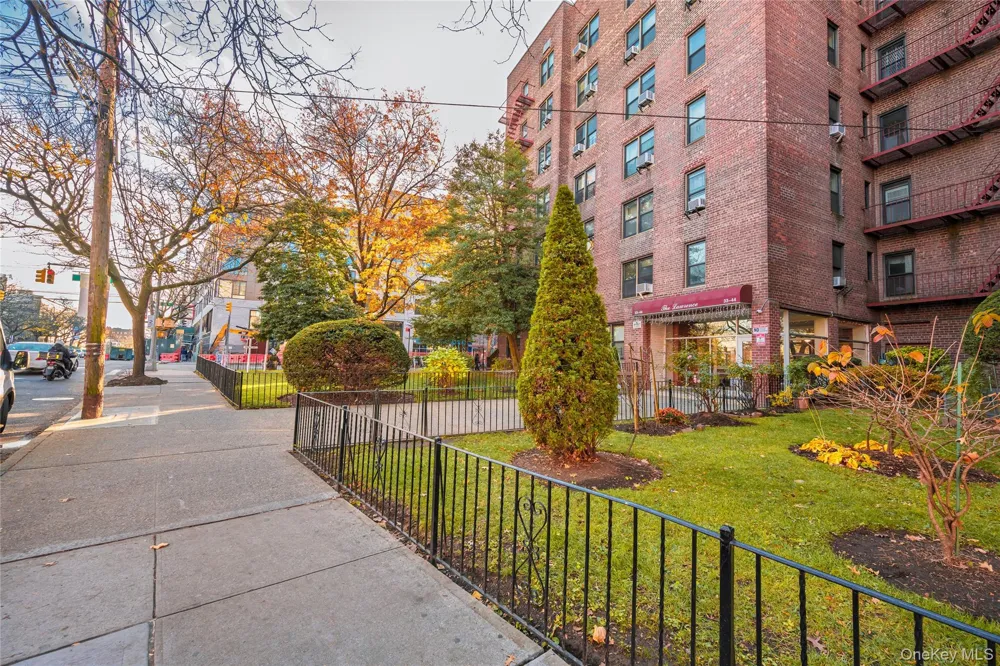 33-44 Junction Boulevard #2V Jackson Heights, NY 11372