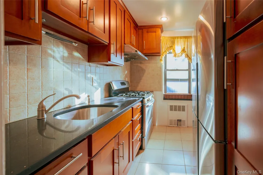 33-44 Junction Boulevard #2V Jackson Heights, NY 11372
