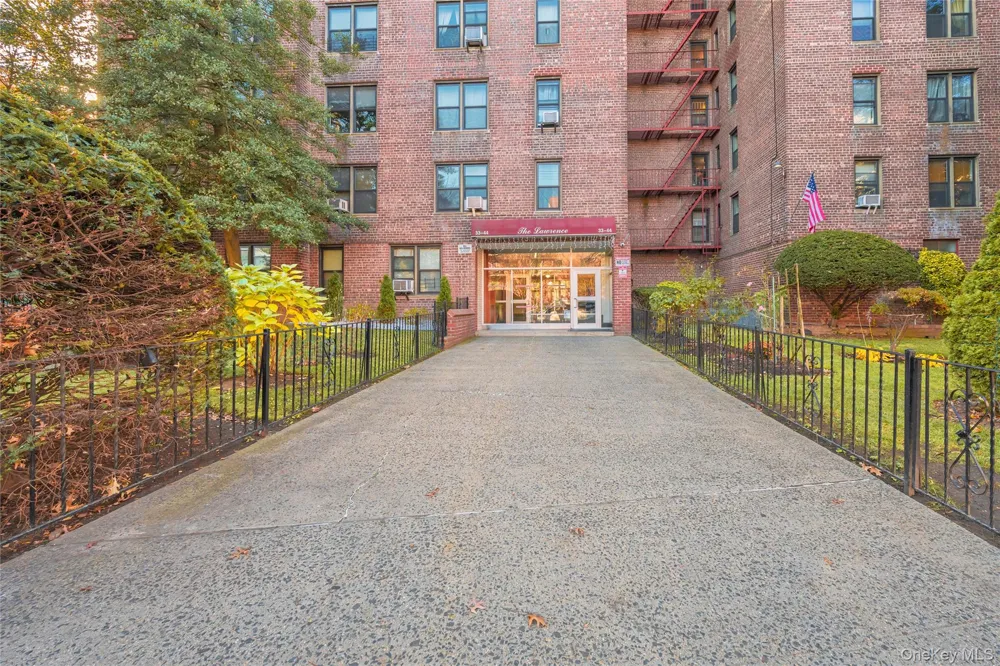 33-44 Junction Boulevard #2V Jackson Heights, NY 11372