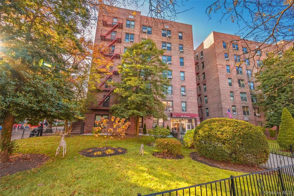 33-44 Junction Boulevard #2V Jackson Heights, NY 11372