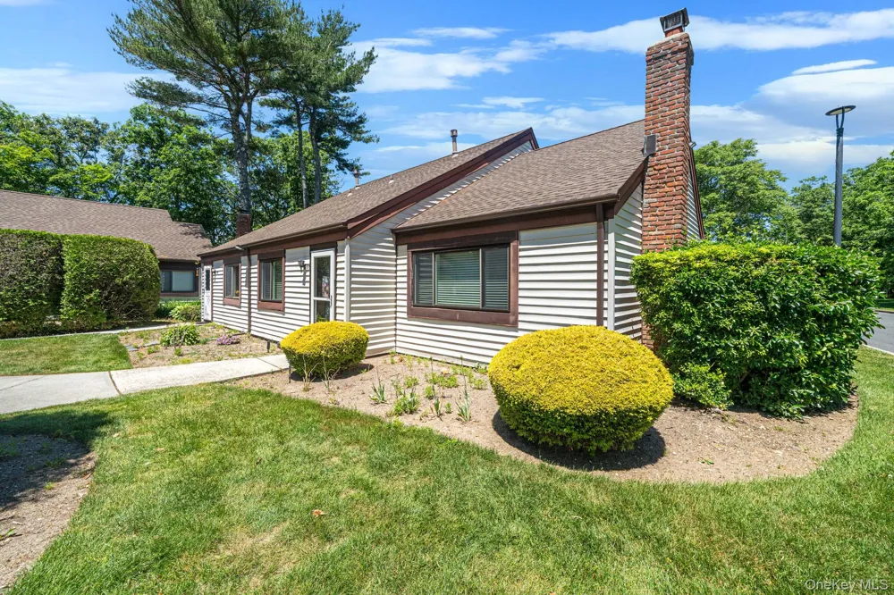 515 Picasso Way #515 Middle Island, NY 11953