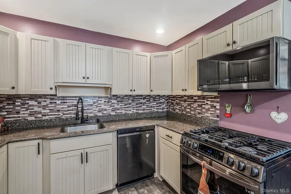 515 Picasso Way #515 Middle Island, NY 11953