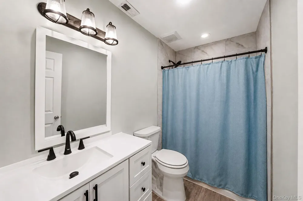 515 Picasso Way #515 Middle Island, NY 11953