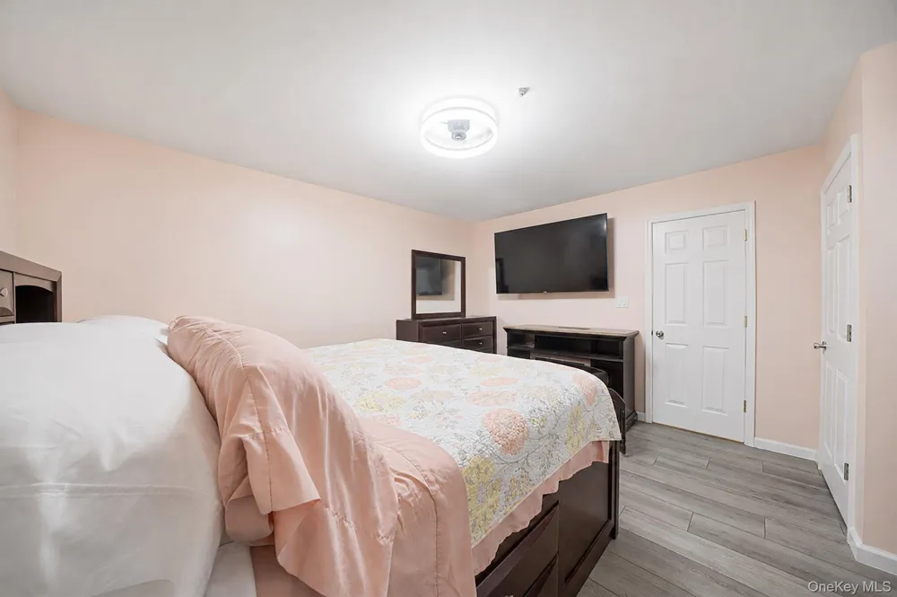 515 Picasso Way #515 Middle Island, NY 11953