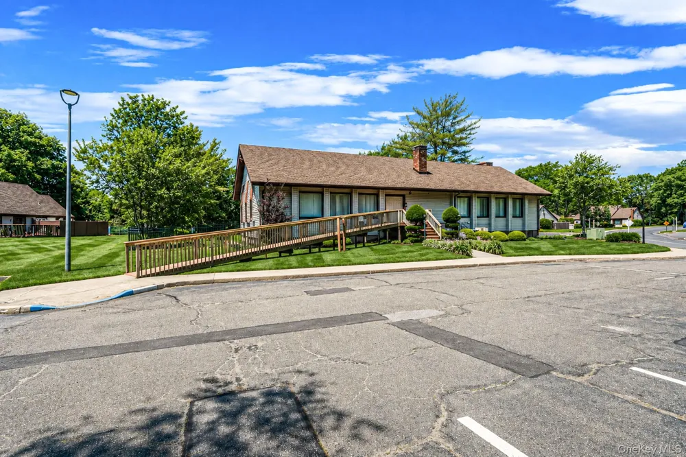 515 Picasso Way #515 Middle Island, NY 11953