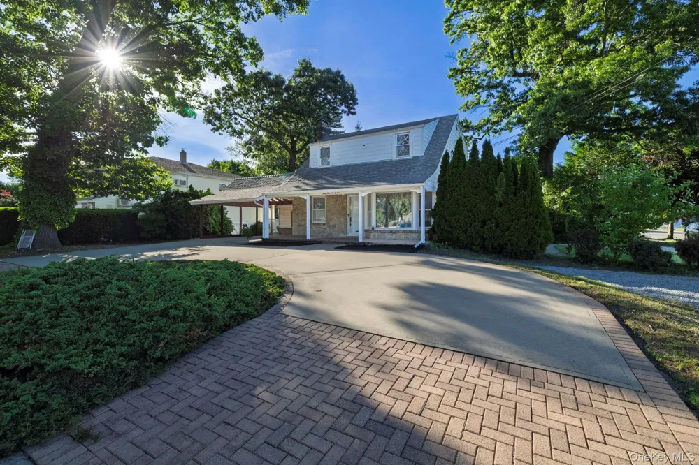 3499 Woodward Avenue Wantagh, NY 11793
