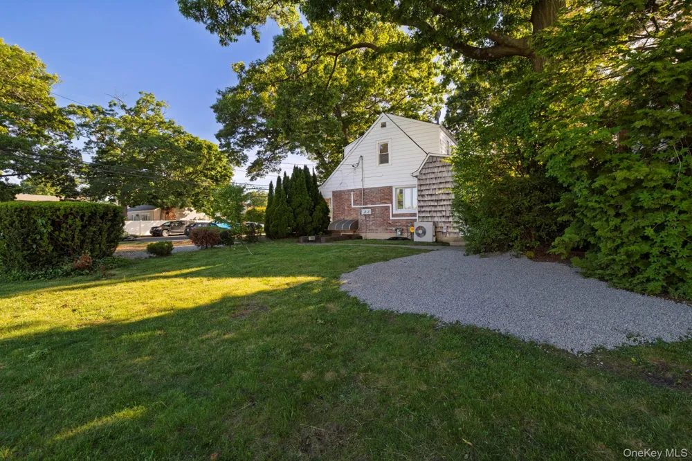 3499 Woodward Avenue Wantagh, NY 11793