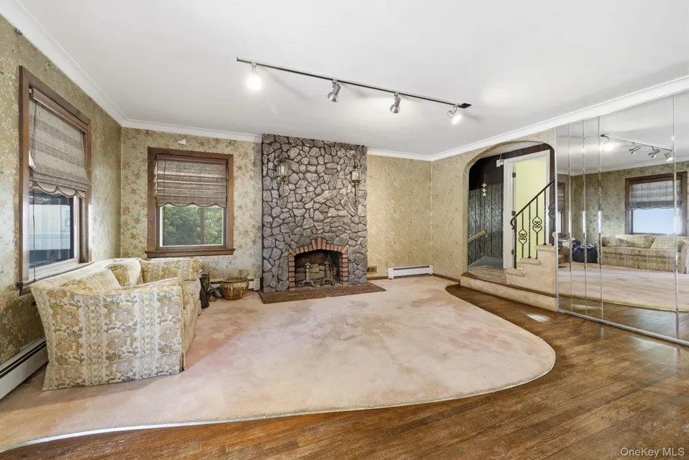 3499 Woodward Avenue Wantagh, NY 11793