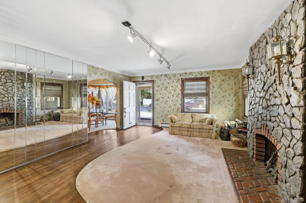 3499 Woodward Avenue Wantagh, NY 11793