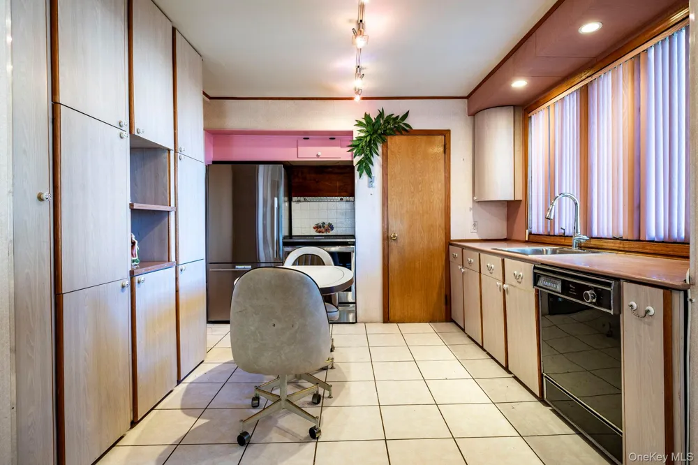 3499 Woodward Avenue Wantagh, NY 11793