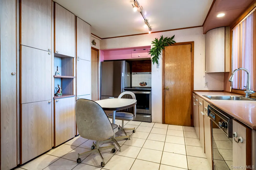 3499 Woodward Avenue Wantagh, NY 11793