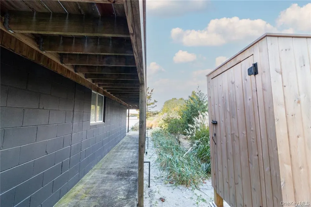 1225 Leeton Drive Southold, NY 11971