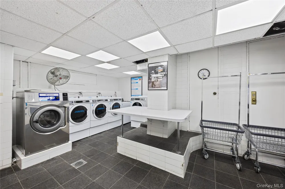 321 E 48th Street #9D New York (Manhattan), NY 10017