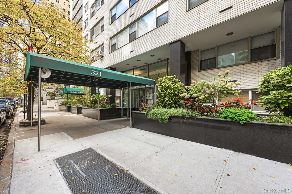 321 E 48th Street #9D New York (Manhattan), NY 10017