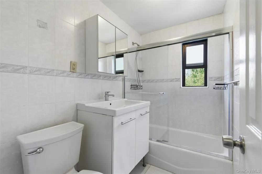 220-17 75th Avenue #85A2 Oakland Gardens, NY 11364