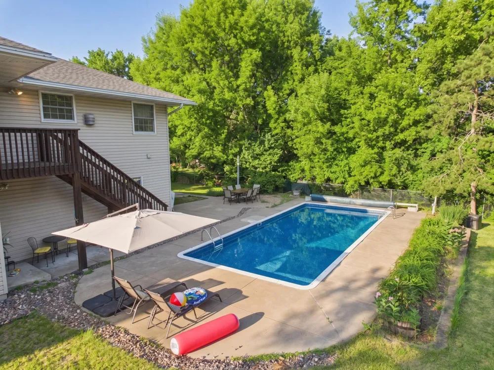 4340 Rustic Place Shoreview, MN 55126