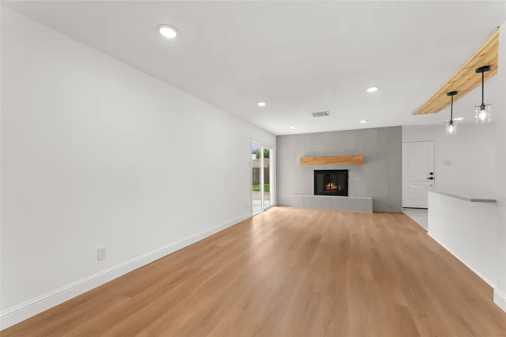 10236 Mapleridge Drive Dallas, TX 75238