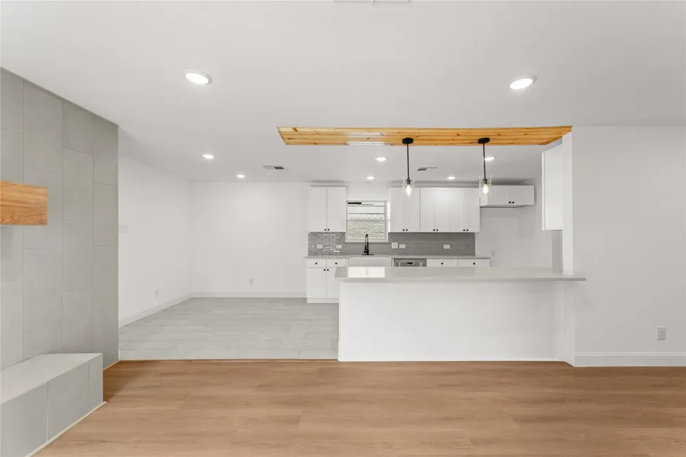 10236 Mapleridge Drive Dallas, TX 75238