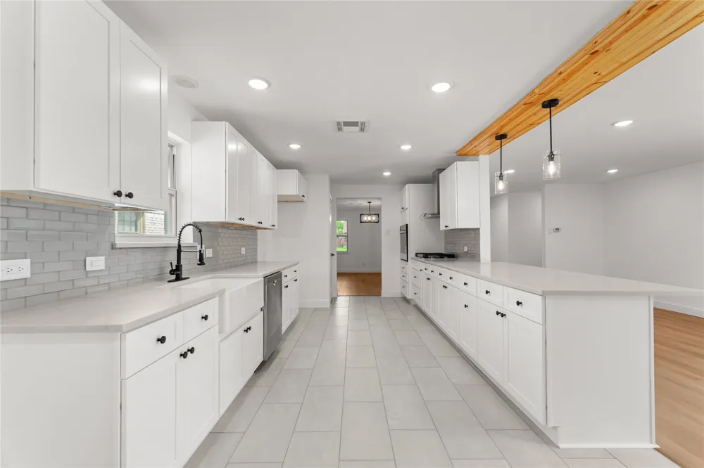 10236 Mapleridge Drive Dallas, TX 75238