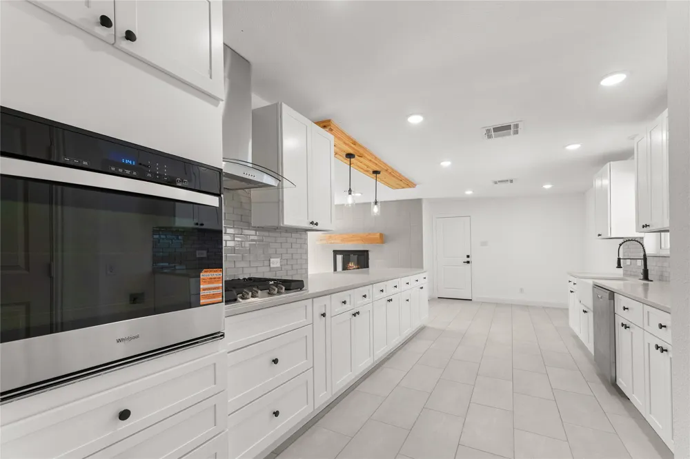 10236 Mapleridge Drive Dallas, TX 75238