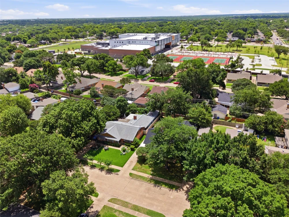 10236 Mapleridge Drive Dallas, TX 75238