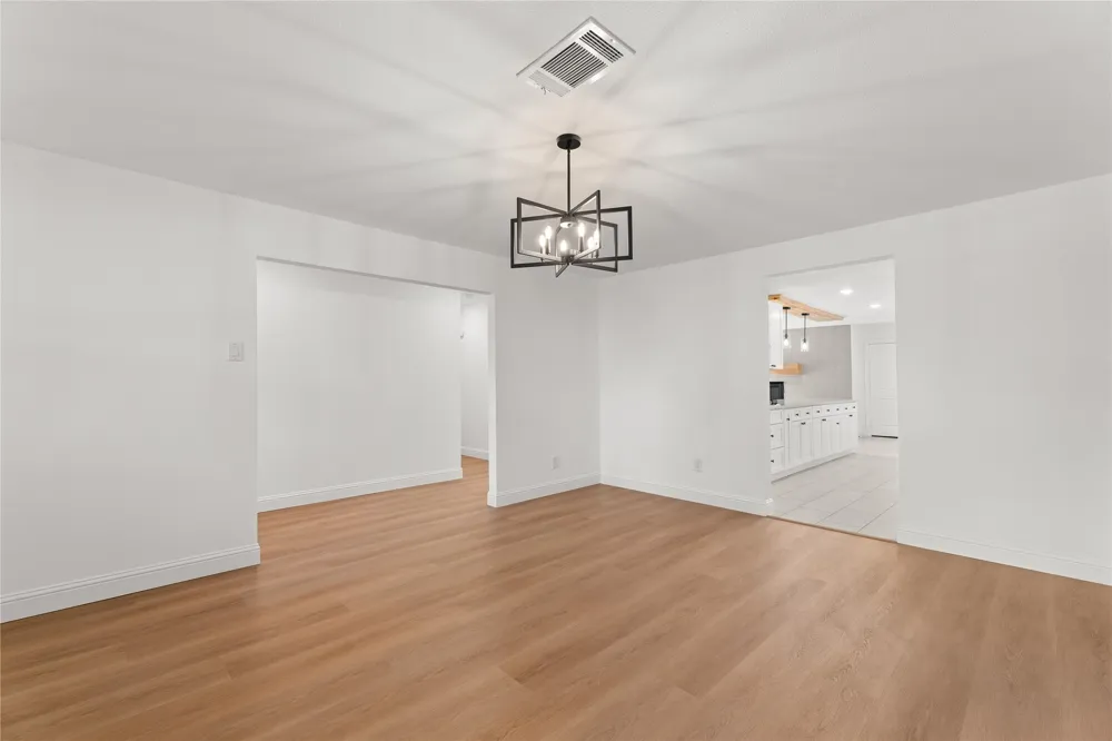 10236 Mapleridge Drive Dallas, TX 75238
