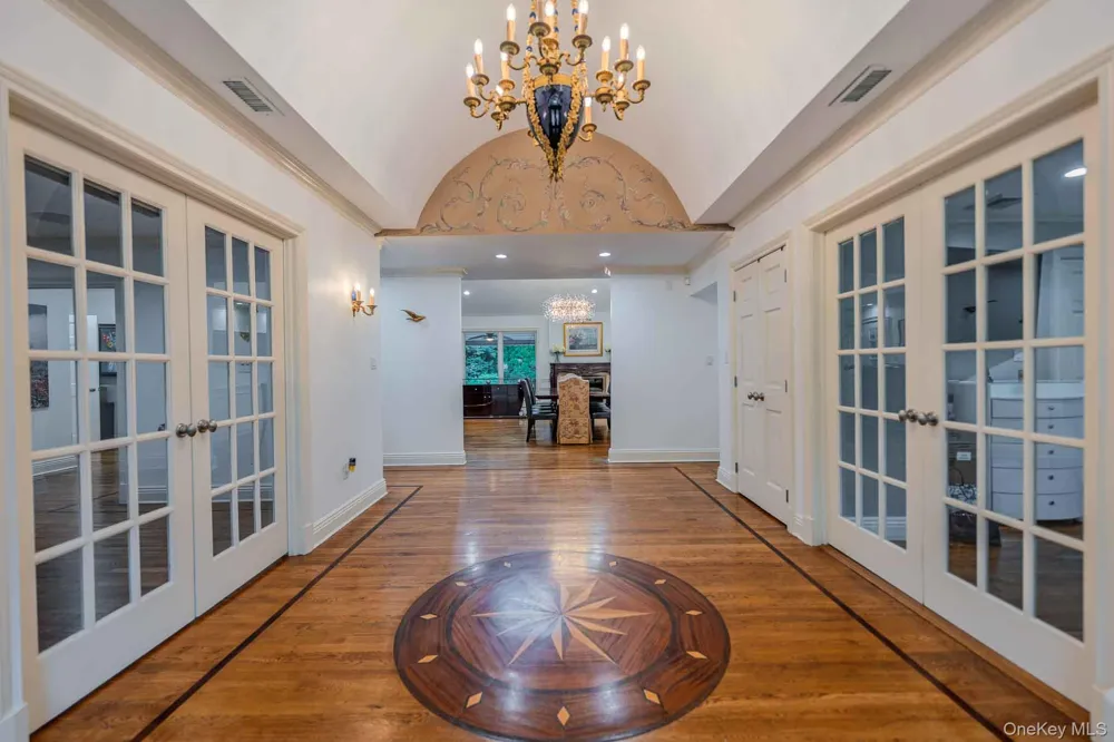 20 Astro Place Dix Hills, NY 11746