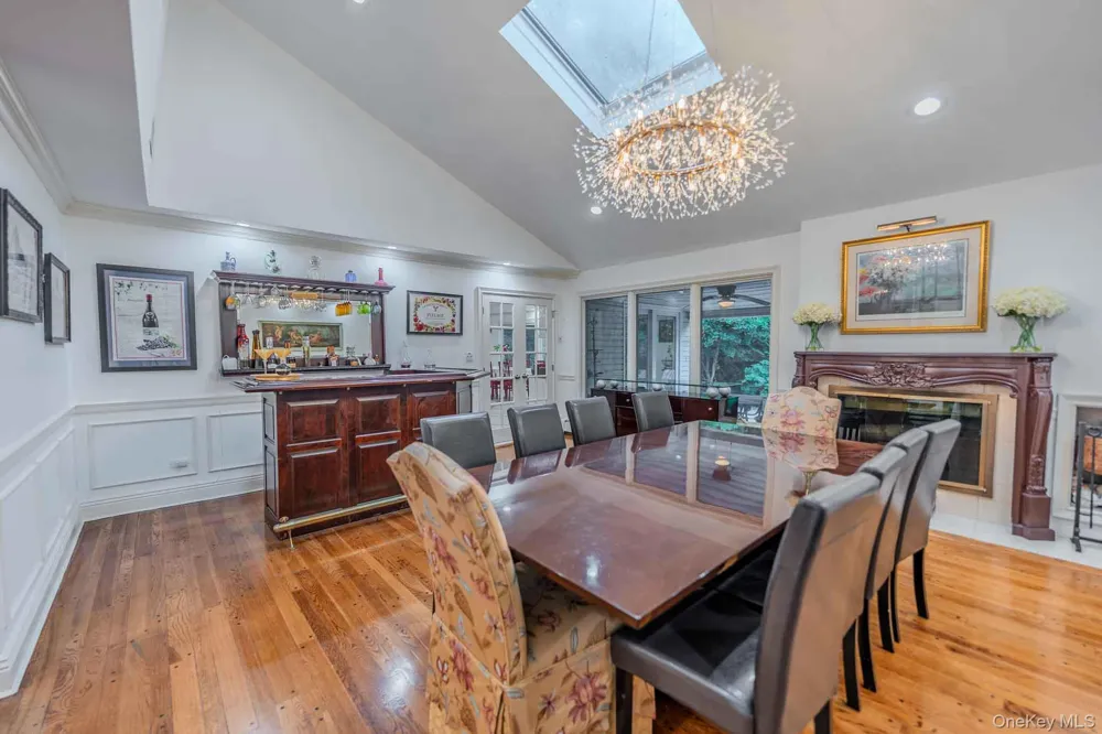 20 Astro Place Dix Hills, NY 11746