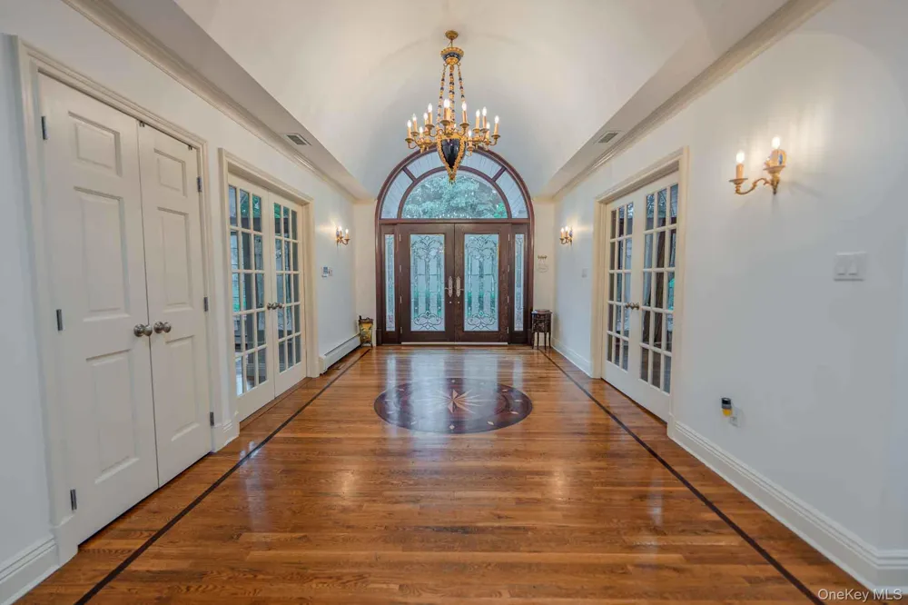 20 Astro Place Dix Hills, NY 11746