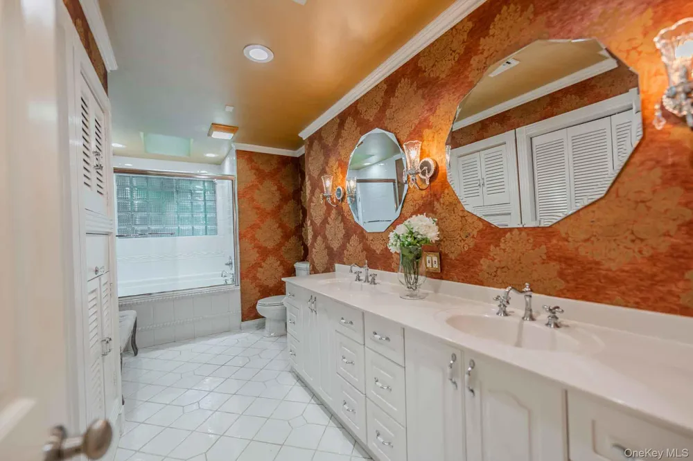 20 Astro Place Dix Hills, NY 11746