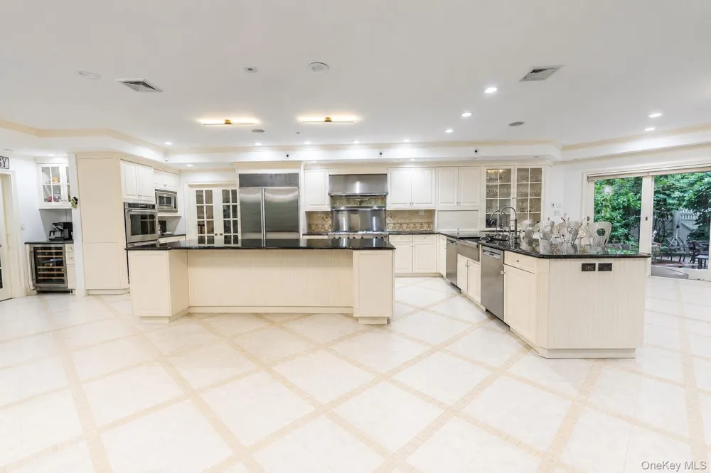 20 Astro Place Dix Hills, NY 11746