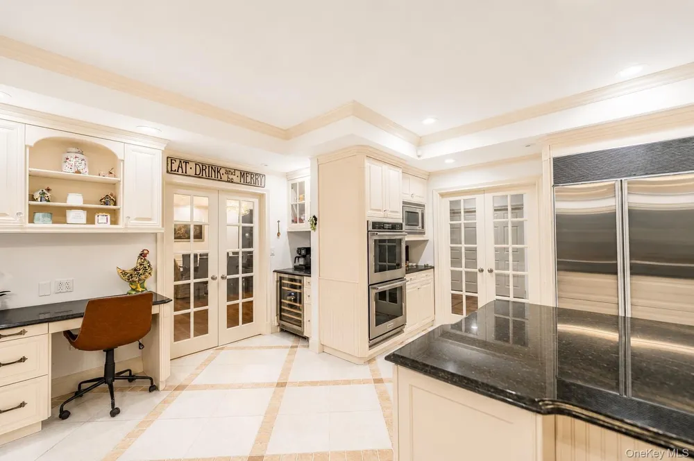 20 Astro Place Dix Hills, NY 11746